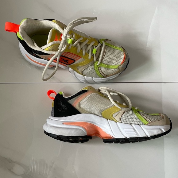 Reebok Premier Road Sneaker Alabaster/utility ye US5/EU 34 (fits like 5.5/6) - Picture 9 of 9